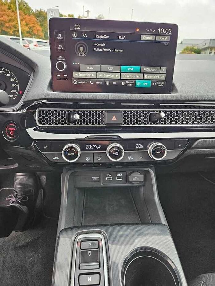 Honda Civic 2,0 e: HEV Elegance