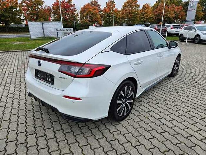 Honda Civic 2,0 e: HEV Elegance