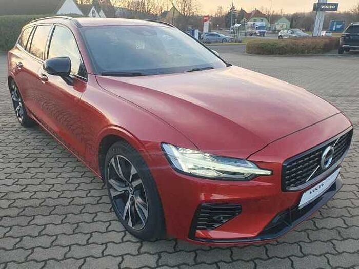 Volvo V60 Kombi R Design Recharge Plug-In Hybrid AWD