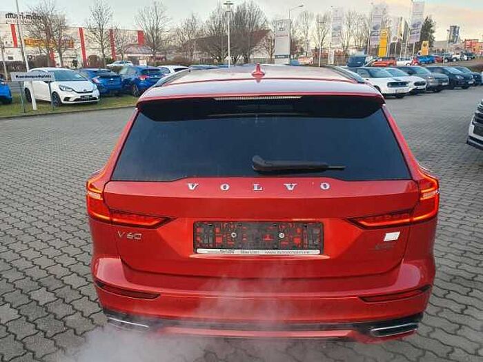 Volvo V60 Kombi R Design Recharge Plug-In Hybrid AWD