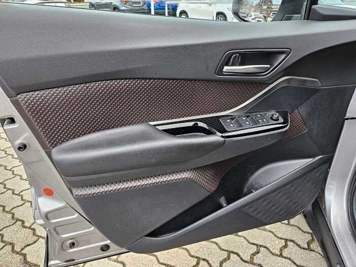 Toyota C-HR 1,8 Hybrid Lounge