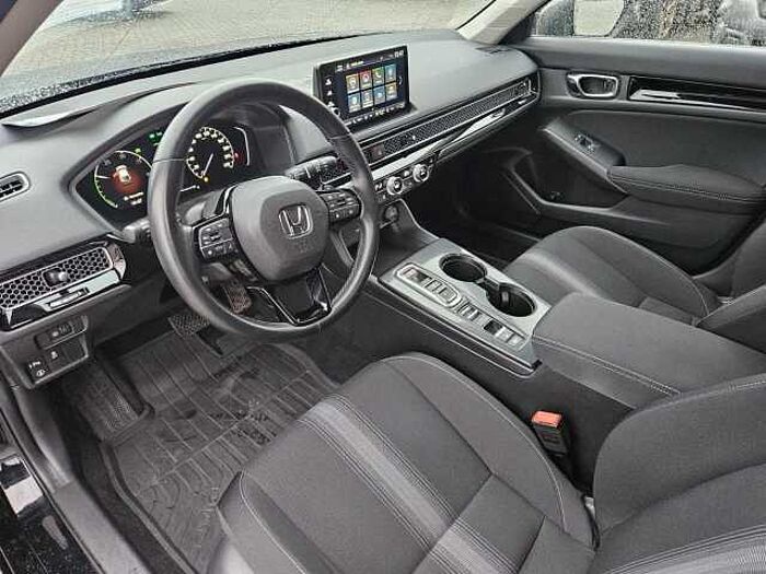 Honda Civic e: HEV Elegance