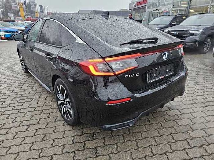 Honda Civic e: HEV Elegance