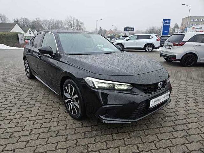 Honda Civic e: HEV Elegance