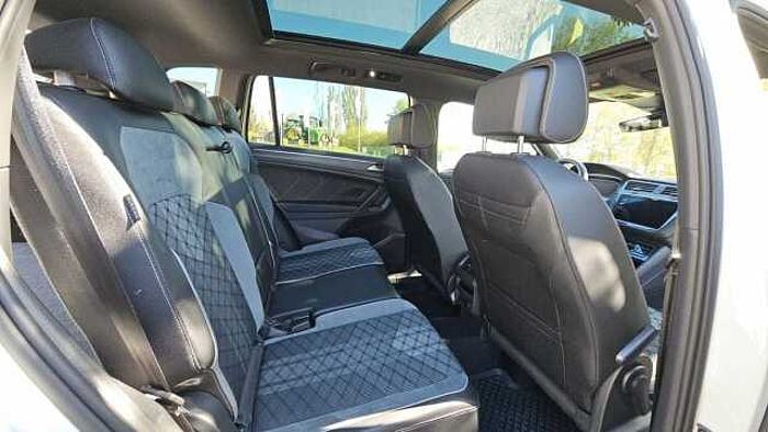 Volkswagen Tiguan Allspace R-Line 4Motion